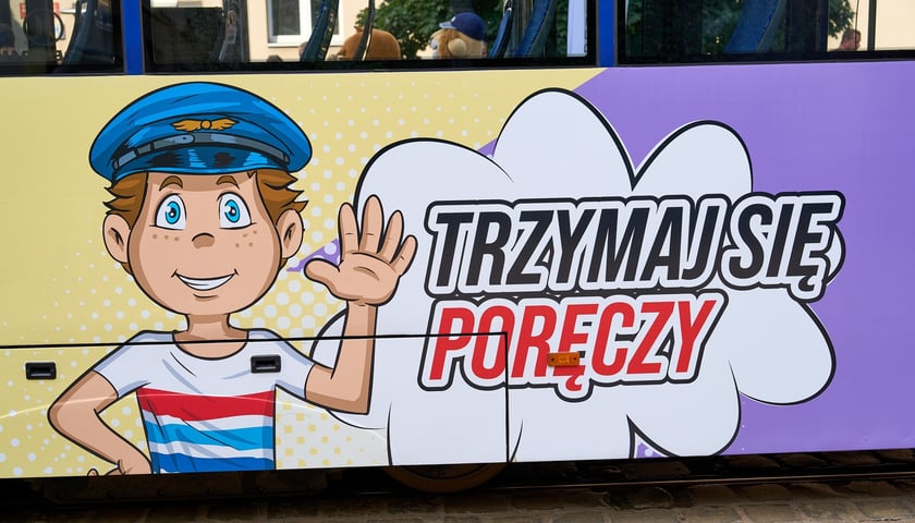 Powiększ obraz: MPK wraz z policją przypominają o bezpieczeństwie