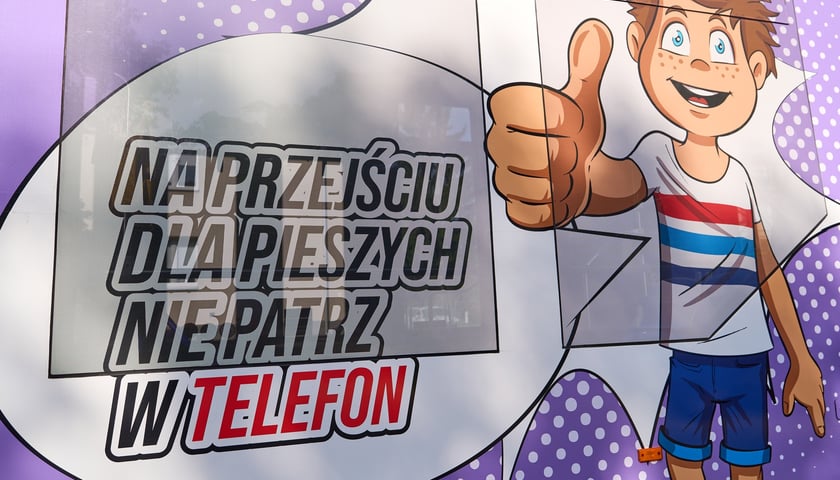 Powiększ obraz: MPK wraz z policją przypominają o bezpieczeństwie