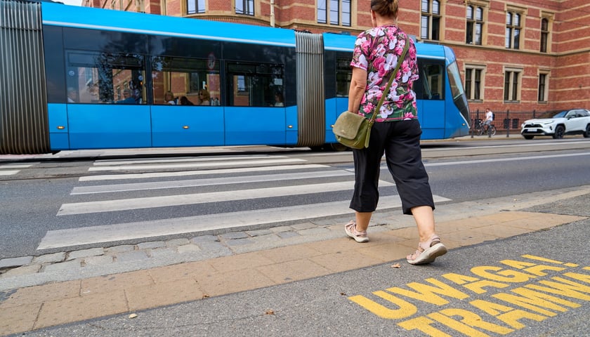 Powiększ obraz: MPK wraz z policją przypominają o bezpieczeństwie