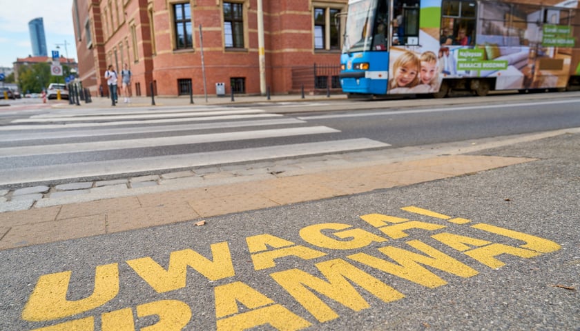 Powiększ obraz: MPK wraz z policją przypominają o bezpieczeństwie