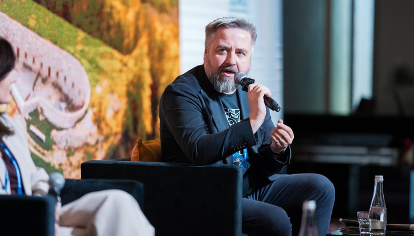 Powiększ obraz: <p>"Turystyka jako siła napędowa marki miejsca" - panel na Forum Ekonomicznym 2025 w Karpaczu</p>