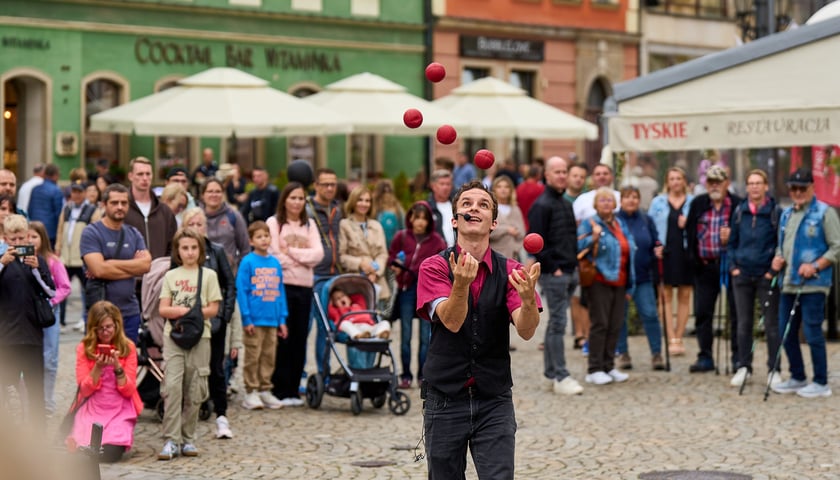 Podróżny festiwal artystów ulicznych Busker Tour na wrocławskim Rynku - 5 i 6 września 2025 r.