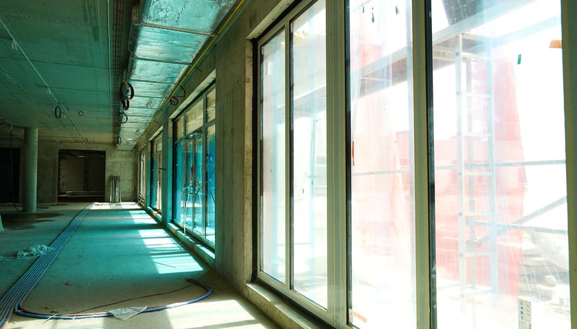 Powiększ obraz: ZSP na Zwycięskiej w budowie pod koniec sierpnia 2025