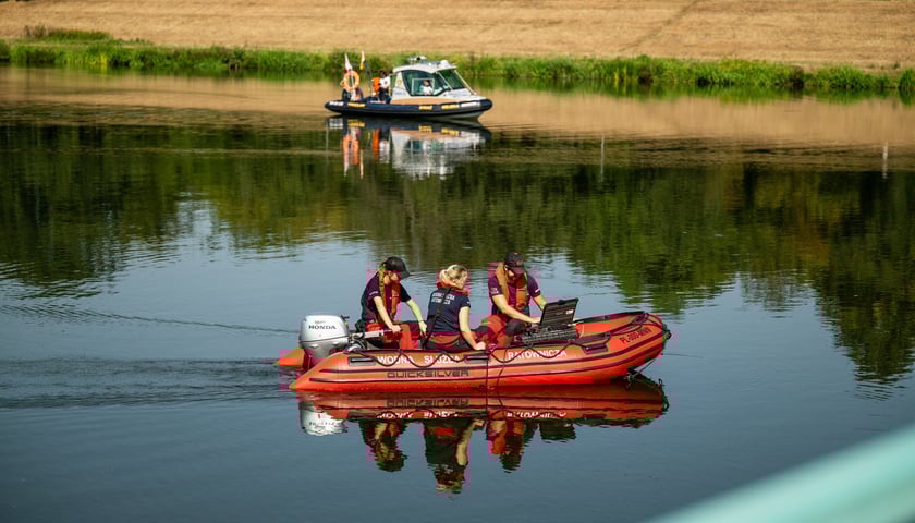Powiększ obraz: Ćwiczenia służb we Wrocławiu - Wyspa 2025 uczy jak współdziałać podczas powodzi