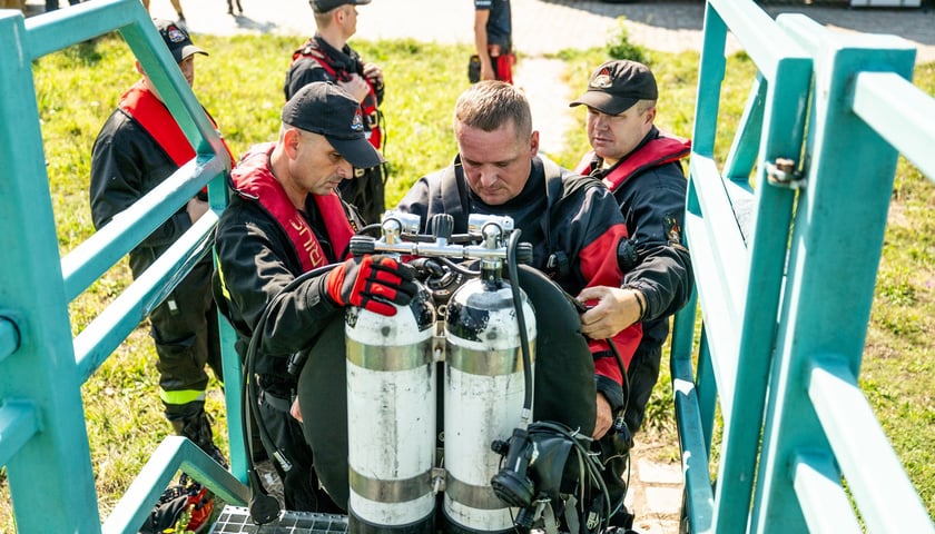 Powiększ obraz: Ćwiczenia służb we Wrocławiu - Wyspa 2025 uczy jak współdziałać podczas powodzi