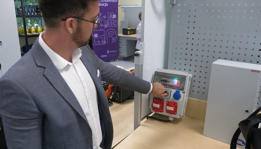 Otwarcie Branżowego Centrum Umiejętności dla elektryków przy ul. Strzegomskiej 49a