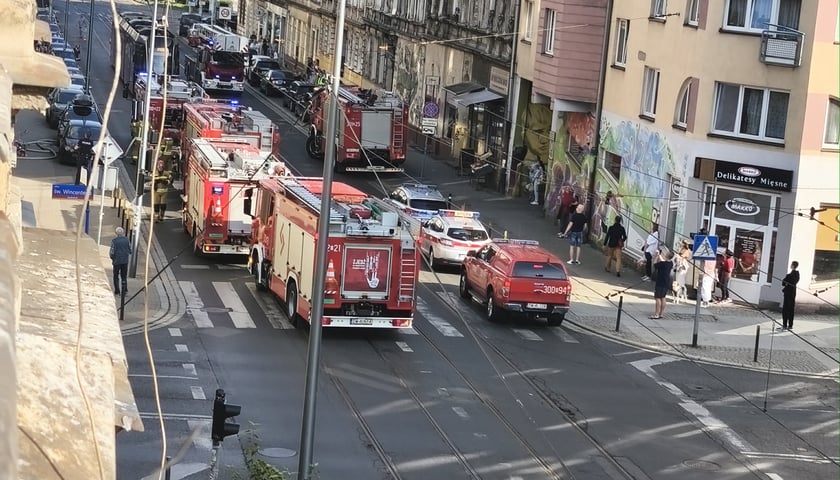 Powiększ obraz: Pożar mieszkania przy ul. Chrobrego