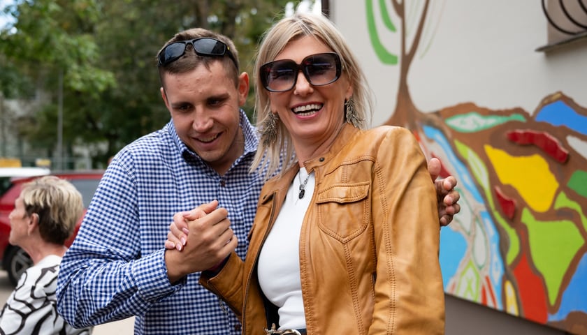 Powiększ obraz: <p>Mural, kt&oacute;ry dziś jest malowany, powstaje w miejscu usuniętej w ubiegłym roku mowy nienawiści</p>