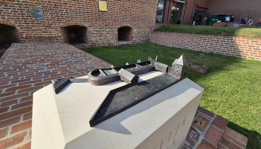 Basteja Hioba po renowacji