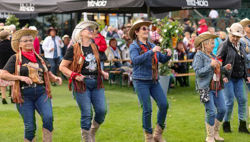 Powiększ obraz: Potańcówka XL-atka „Spaghetti Western” na Partynicach