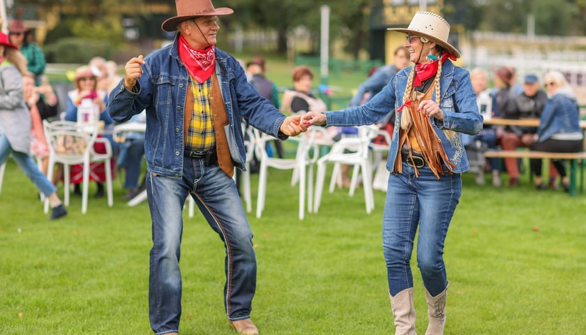 Powiększ obraz: Potańcówka XL-atka „Spaghetti Western” na Partynicach