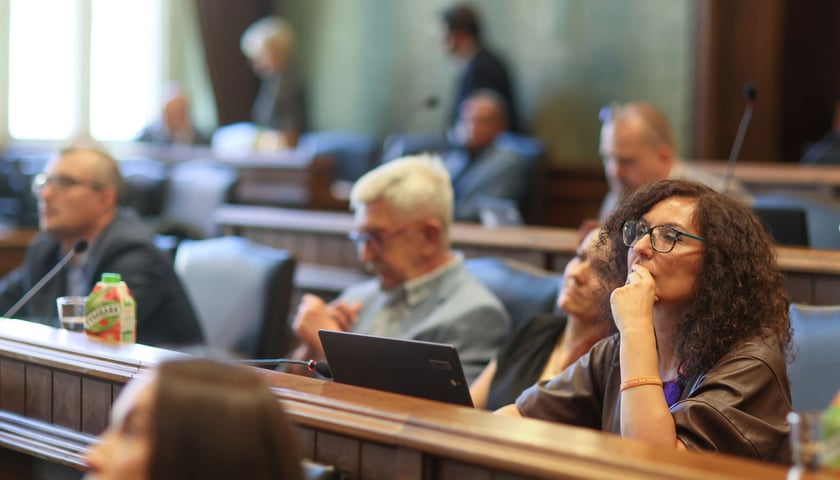 Powiększ obraz: Sesja Rady Miejskiej Wrocławia