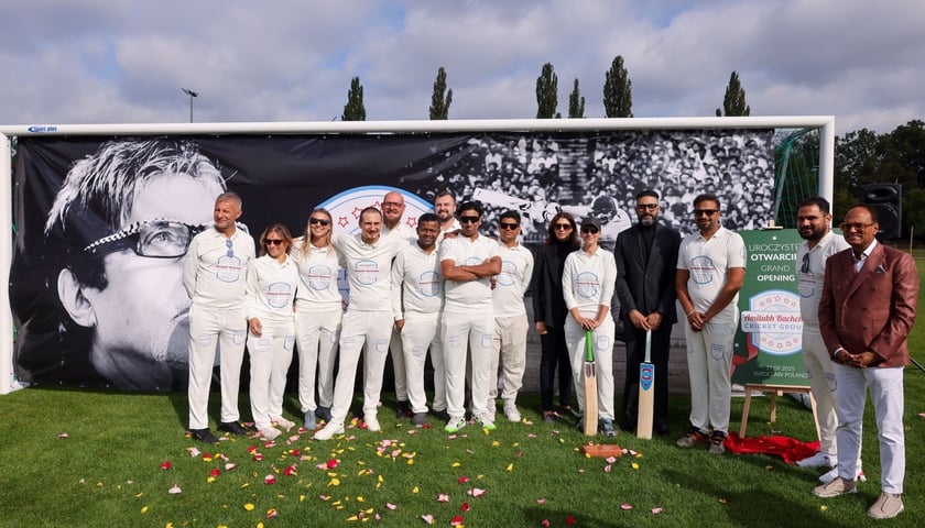 Wizyta Abhisheka Bachchana we Wrocławiu &ndash; uroczystość zapowiadająca powstanie pierwszego we Wrocławiu boiska do krykieta im. Amitabha Bachchana