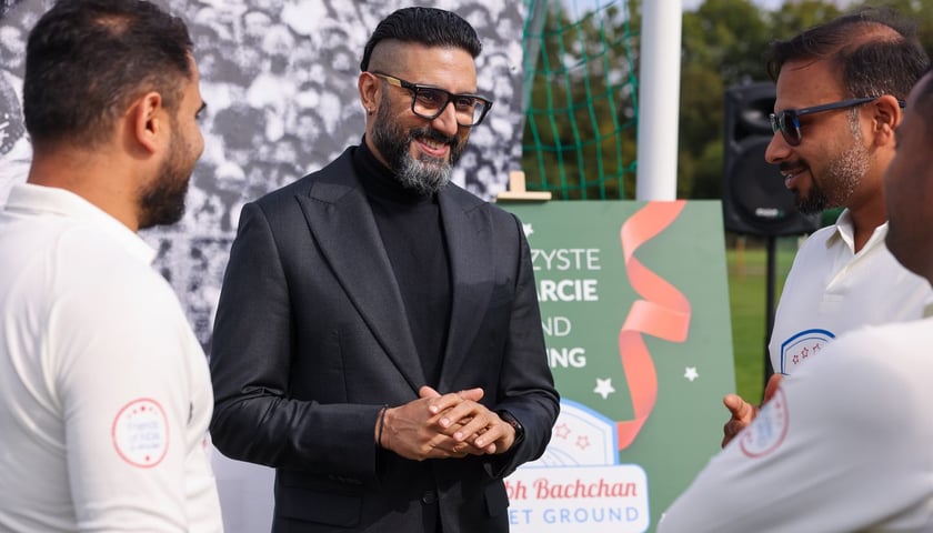 Wizyta Abhisheka Bachchana we Wrocławiu &ndash; uroczystość zapowiadająca powstanie pierwszego we Wrocławiu boiska do krykieta im. Amitabha Bachchana