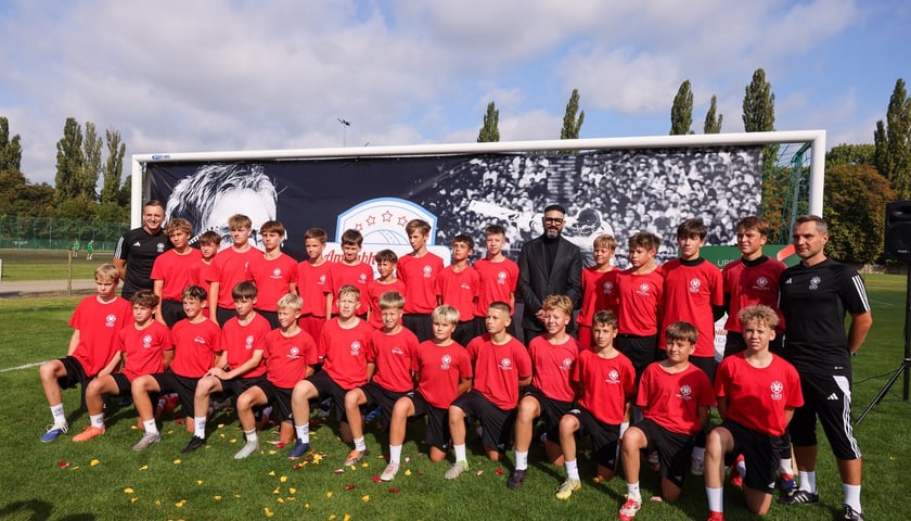 Wizyta Abhisheka Bachchana we Wrocławiu &ndash; uroczystość zapowiadająca powstanie pierwszego we Wrocławiu boiska do krykieta im. Amitabha Bachchana