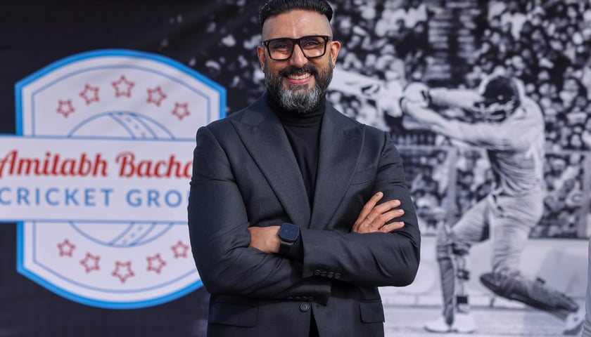 Wizyta Abhisheka Bachchana we Wrocławiu &ndash; uroczystość zapowiadająca powstanie pierwszego we Wrocławiu boiska do krykieta im. Amitabha Bachchana