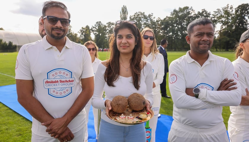 Wizyta Abhisheka Bachchana we Wrocławiu &ndash; uroczystość zapowiadająca powstanie pierwszego we Wrocławiu boiska do krykieta im. Amitabha Bachchana