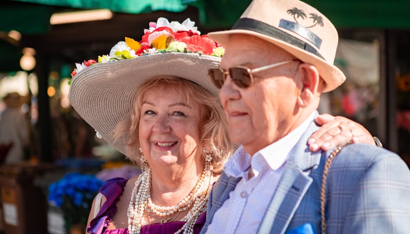 Powiększ obraz: Pani Bożena z Zakrzowa i pan Marian. Wrocławskie Dni Seniora 2025