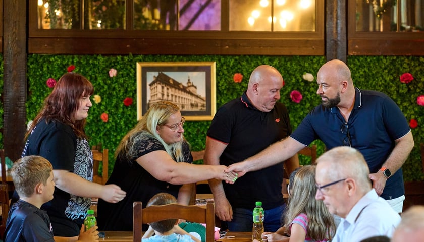 Spotkanie w Restauracji Letnia w Zoo Wrocław z rodzinami zastępczymi i osobami prowadzącymi rodzinne domy dziecka&nbsp;