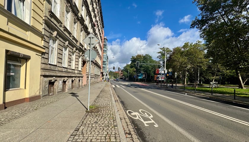 Powiększ obraz: Nowe chodniki i drogi rowerowe na Trzebnickiej