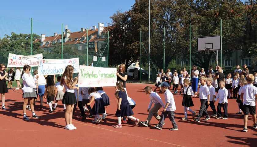 Powiększ obraz: <p>Uczniowie SP nr 1 dzisiaj</p>