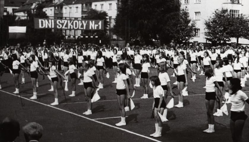 Powiększ obraz: <p>Uczniowie SP 1 dawniej</p>