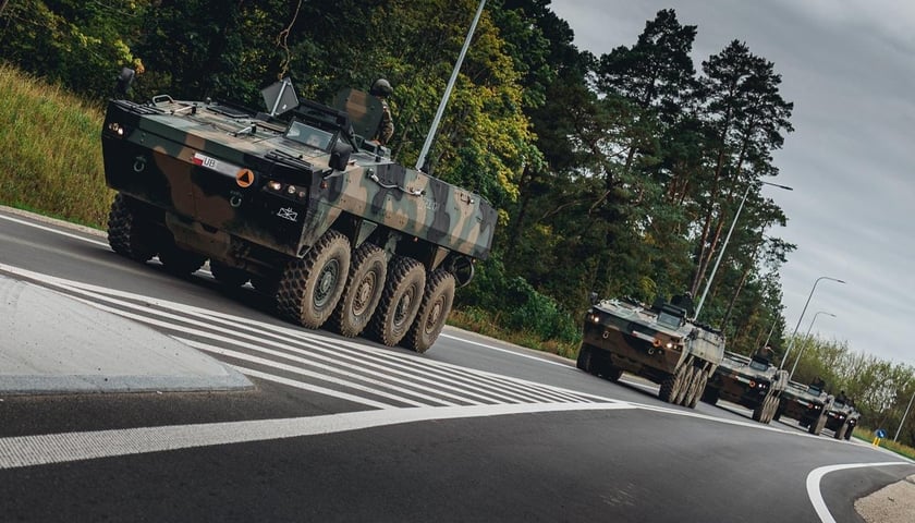 Kolumny pojazdów wojskowych