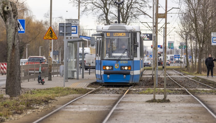 Powiększ obraz: Wrocławski tramwaj Konstal 105