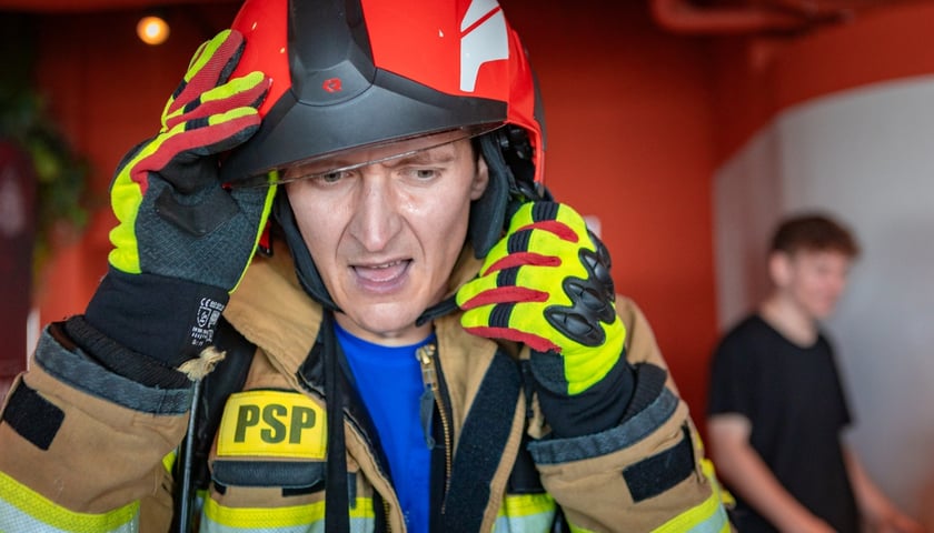 Uczestnicy 10. Sky Tower Run we Wrocławiu