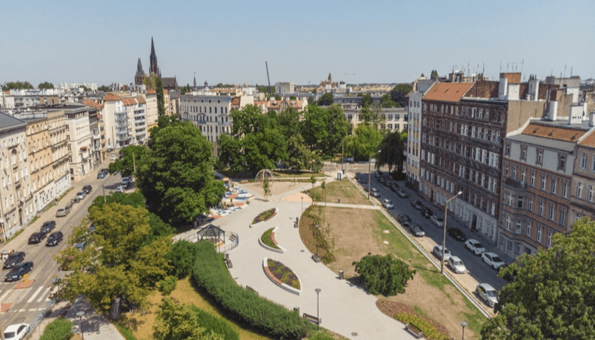 Powiększ obraz: <p>Skwer Skaczącej Gwiazdy</p>