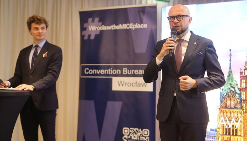 Powiększ obraz: <p>Na zdjęciach IV edycja programu „Od pola na wrocławski stół” we wrocławskim Novotelu</p>