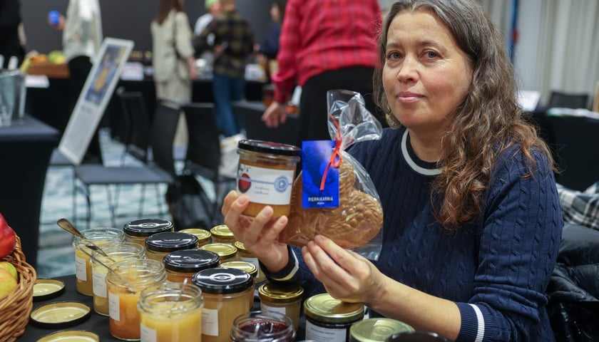 Powiększ obraz: <p>Na zdjęciach IV edycja programu „Od pola na wrocławski stół” we wrocławskim Novotelu</p>