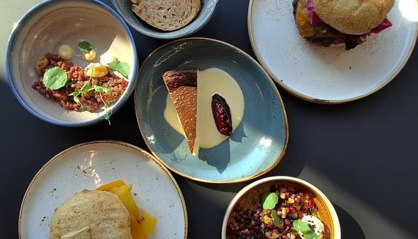 Powiększ obraz: Four More