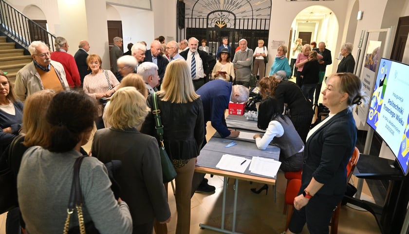 Powiększ obraz: Uroczysta inauguracja zajęć dla słuchaczy Politechniki Trzeciego Wieku