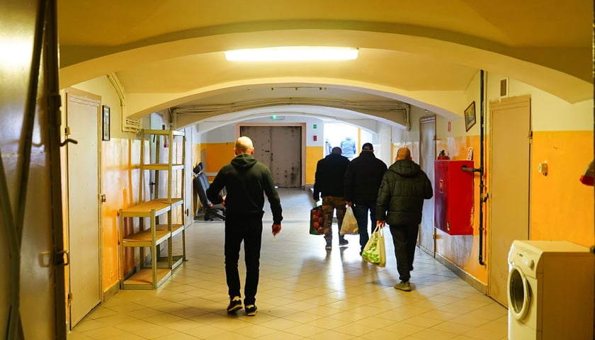 Powiększ obraz: Nowy punkt wydawania posiłków przy ul. Małachowskiego 15