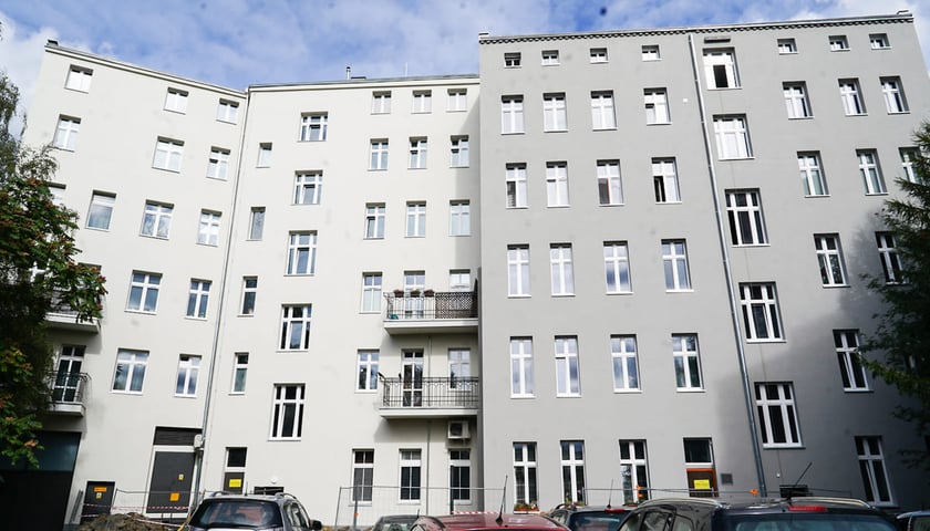 Powiększ obraz: Kamienice przy ul. Krakowskiej 25 i 27 po remoncie z 2025