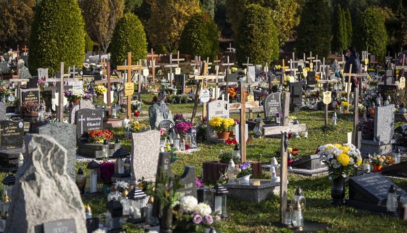 Cmentarz Kiełczowski, zdjęcie archiwalne z 2024 roku.