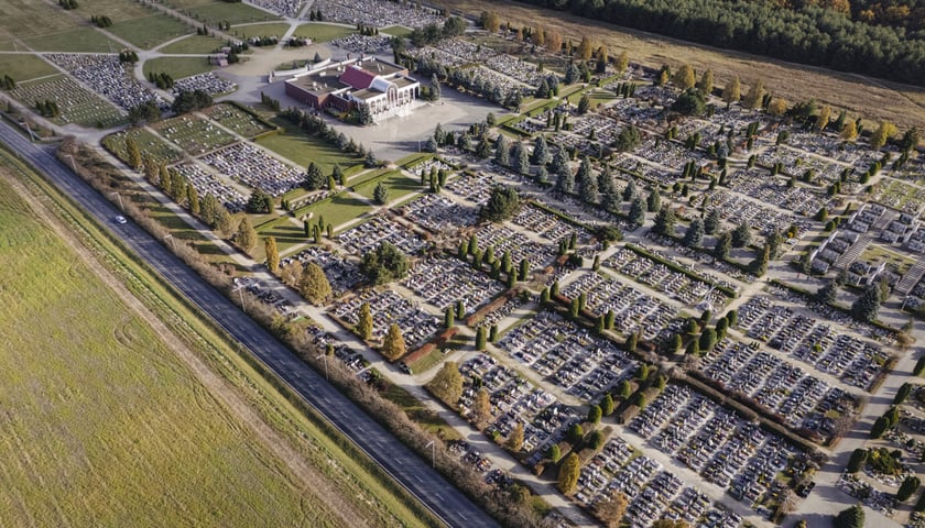 Cmentarz Kiełczowski, zdjęcie archiwalne z 2024 roku.