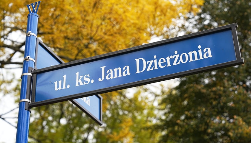 Powiększ obraz: Dzierżonia przed remontem, październik 2025