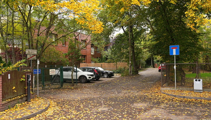 Powiększ obraz: Dzierżonia przed remontem, październik 2025