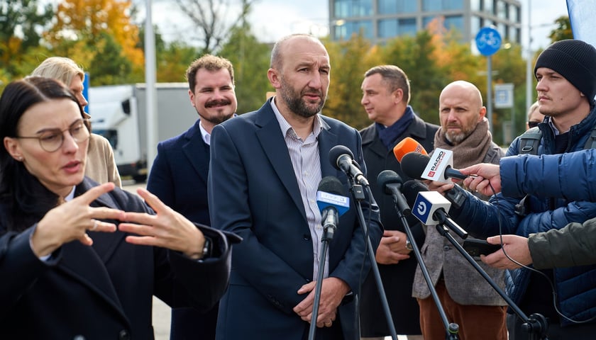 Powiększ obraz: Krzysztof Sroga z Databout