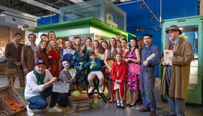 Powiększ obraz: Ekipa realizatorów nagrodzony spot promocyjny CH Zajezdnia