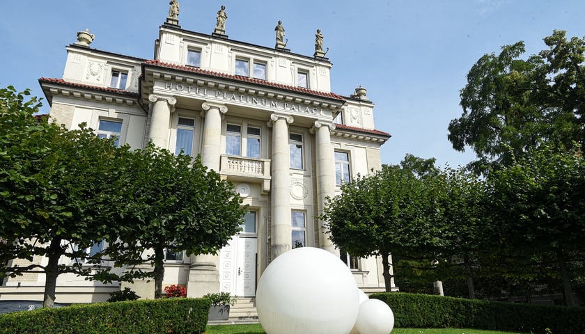 Powiększ obraz: Hotel Platinum Place w zabytkowej willi Powstańców Śląskich 204