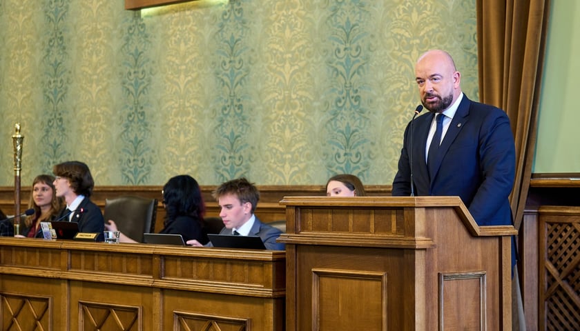 Powiększ obraz: Pierwsza sesja VIII kadencji Młodzieżowej Rady Miasta Wrocławia - 23.10.2025