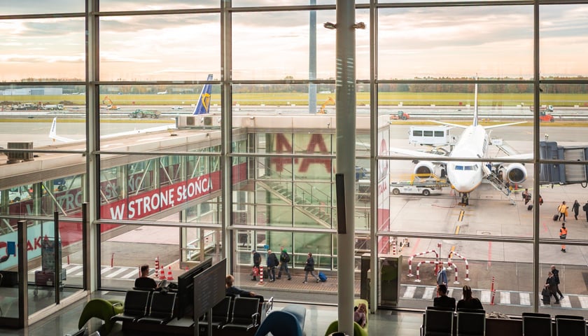 Powiększ obraz: Zapowiedź zimowego sezonu Ryanaira we Wrocławiu, 23 października 2025 roku