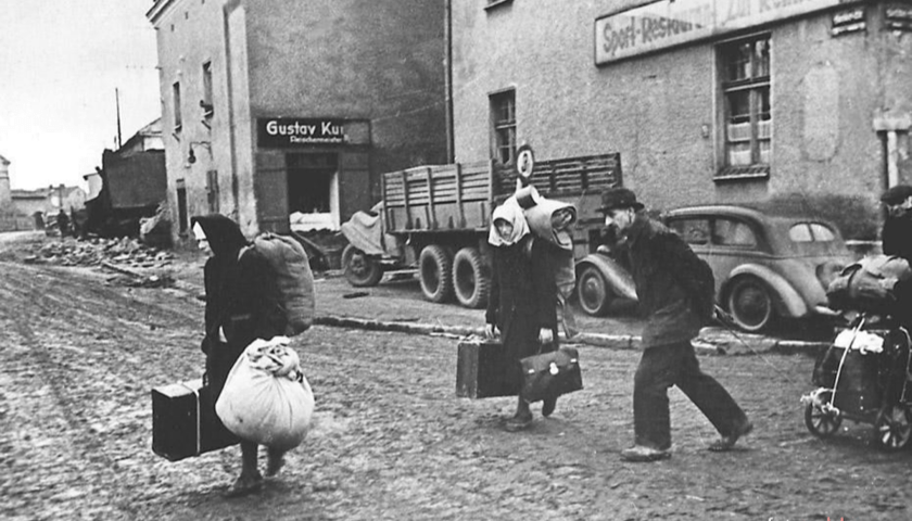 Powiększ obraz: Uchodźcy z Wrocławia, 1945