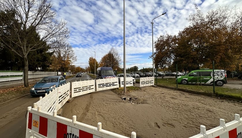 Awaria sieci wodociągowej przy ul. Metalowców we Wrocławiu, 26.10.2025