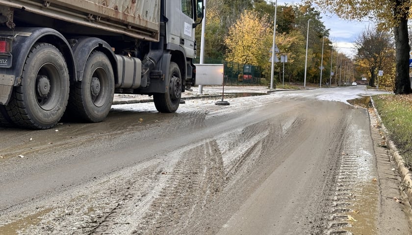 Awaria sieci wodociągowej przy ul. Metalowców we Wrocławiu, 26.10.2025