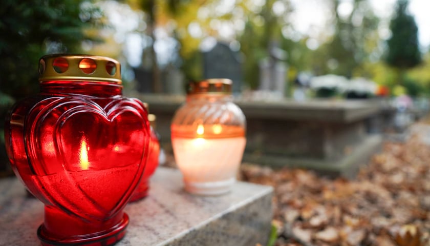Przygotowania do Wszystkich Świętych na cmentarzu Grabiszyńskim - 26.10.2025