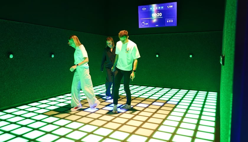 Powiększ obraz: Wieczór zapowiadający otwarcie Sky Games w Sky Towerze we Wrocławiu